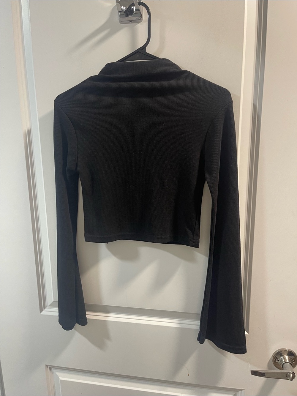 Cropped Black Long-Sleeve Top with Funnel Neck Set Top And Bottom No Size Tags